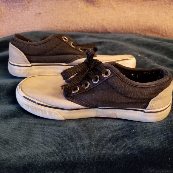 Austin Trading co - Picture 2 of 3